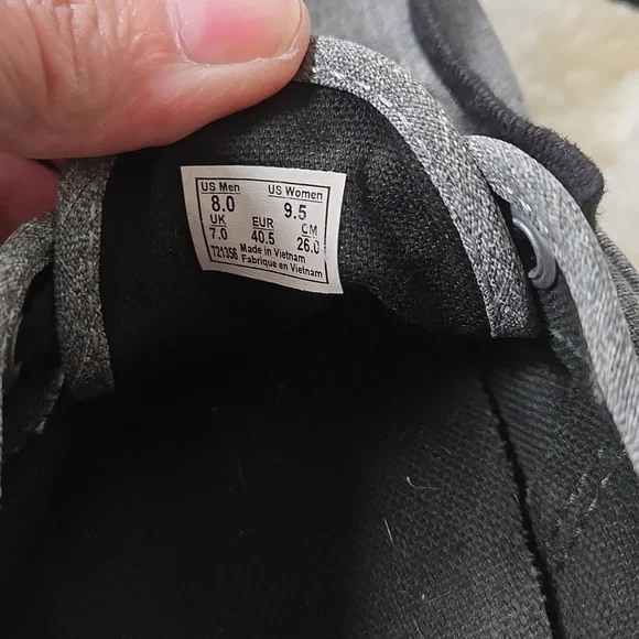 Vans Gray Low Tops Size 9.5 - Picture 5 of 5